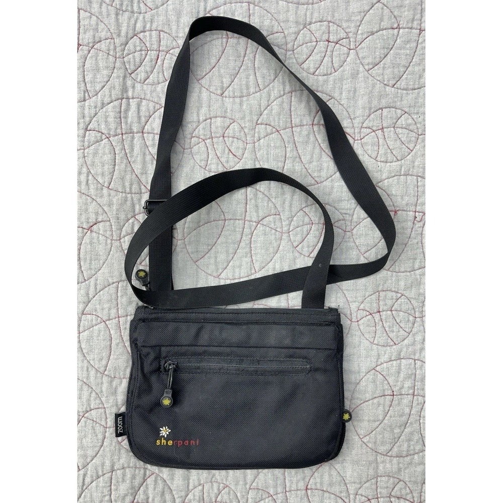 Sherpani Zoom Crossbody Bag Black Nylon Adjustable Strap / Women's‎ Small